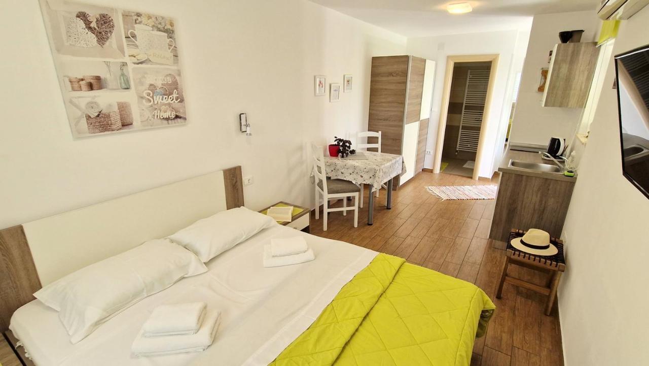 Apartment Pipo Krk Town Exterior foto