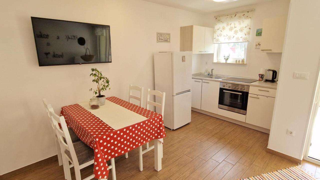 Apartment Pipo Krk Town Exterior foto